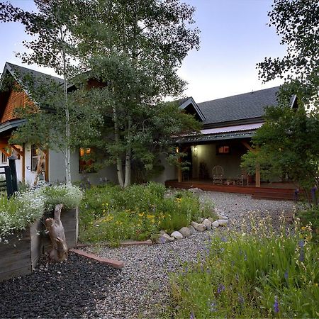 Mariposa Lodge Bed And Breakfast สตีมโบทสปริงส์ ภายนอก รูปภาพ