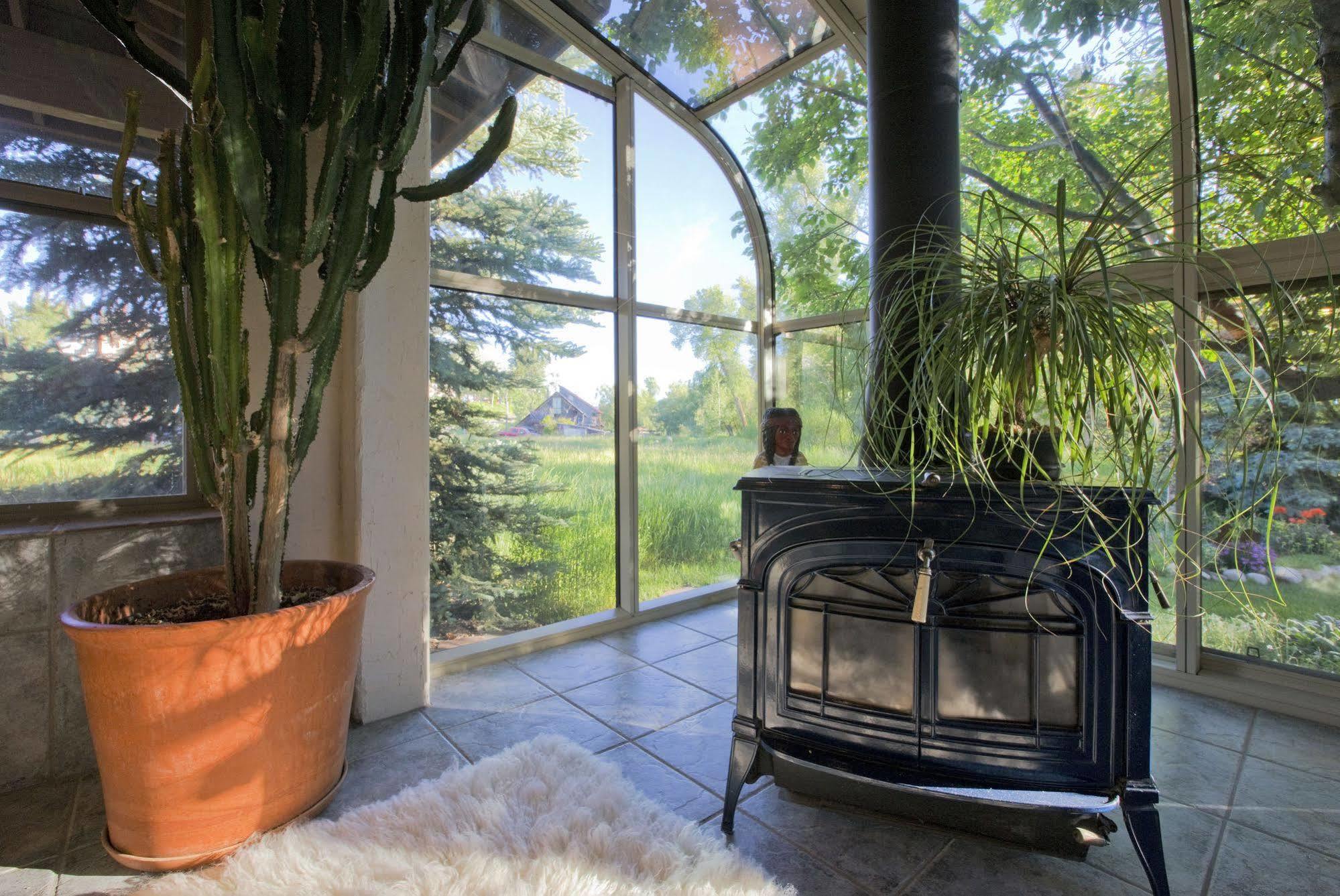 Mariposa Lodge Bed And Breakfast สตีมโบทสปริงส์ ภายนอก รูปภาพ