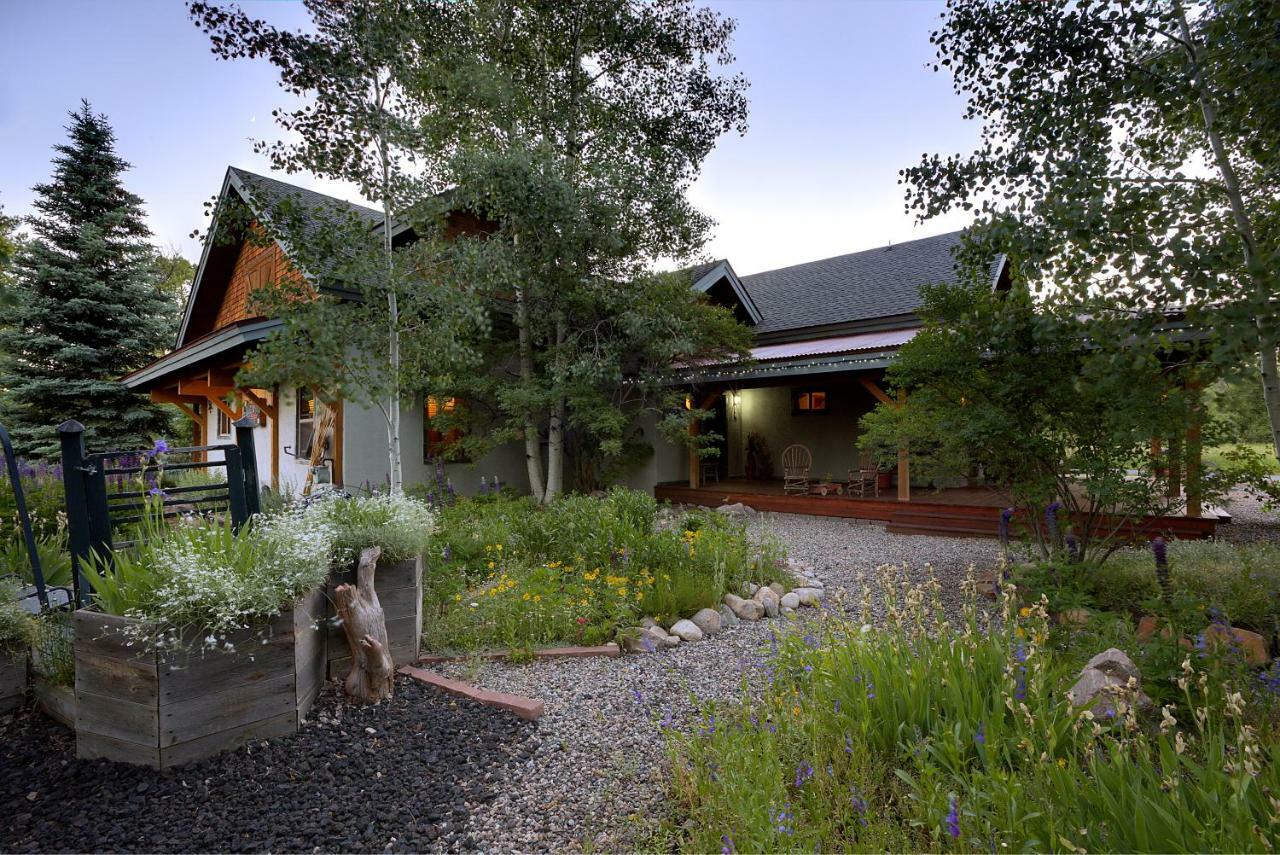 Mariposa Lodge Bed And Breakfast สตีมโบทสปริงส์ ภายนอก รูปภาพ